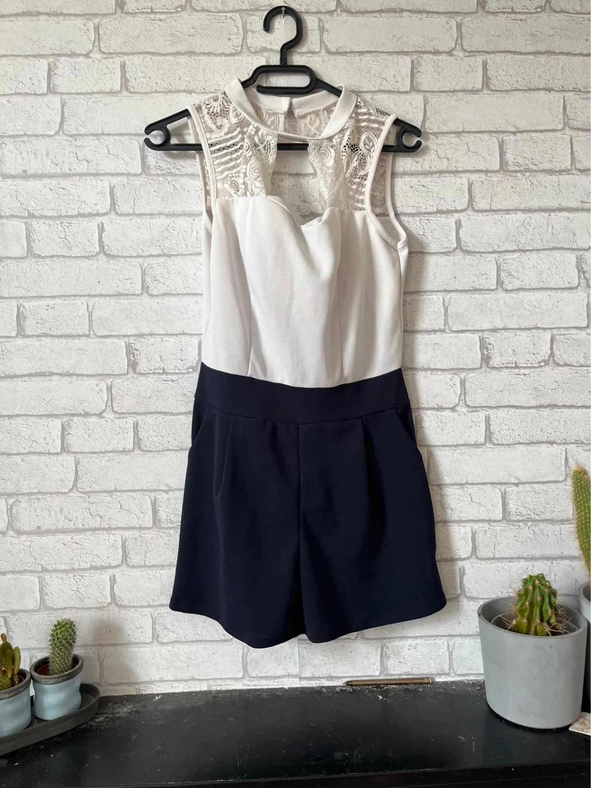 Magnifique combishort chic T36 – Dentelle élégante
